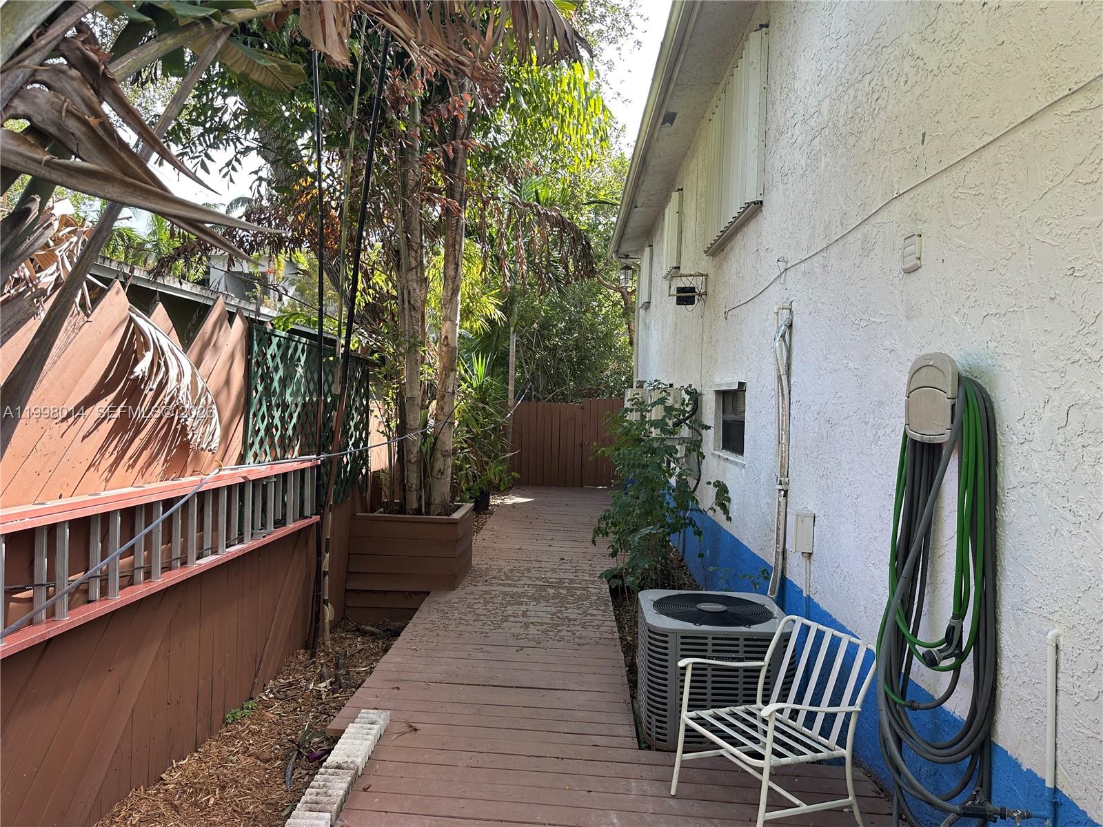 HIBISCUS GARDENS AMENDED - Residential Lease