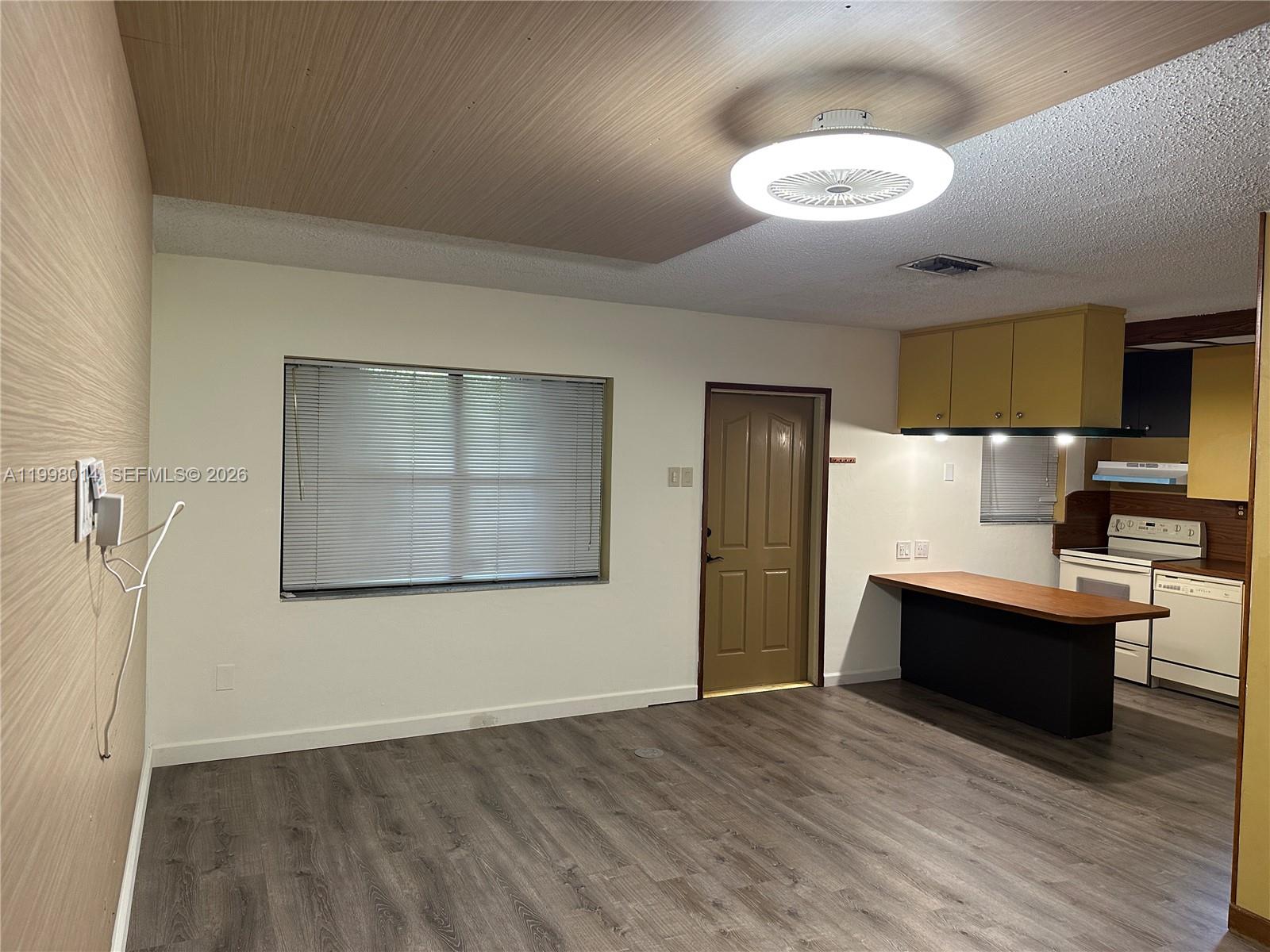 HIBISCUS GARDENS AMENDED - Residential Lease