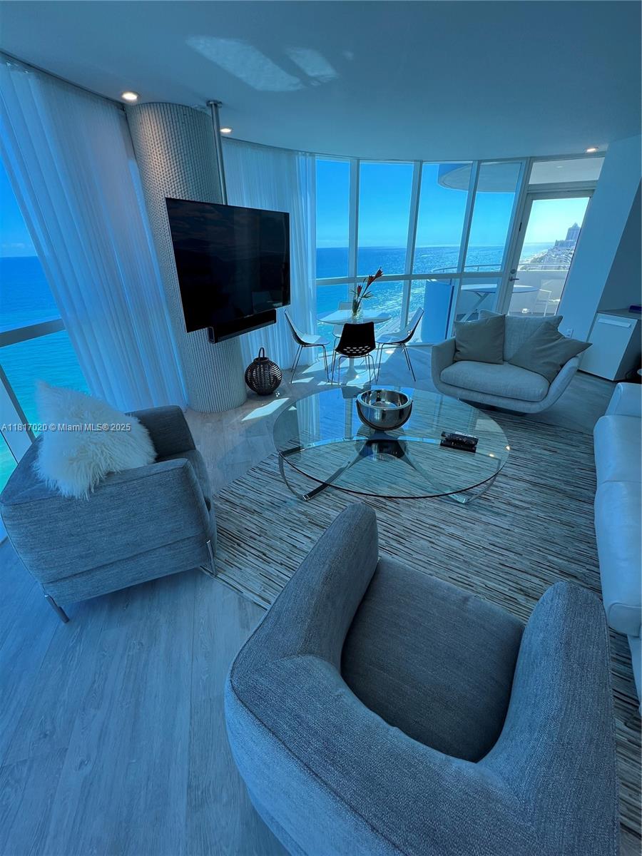 6301 Collins Ave 3001
