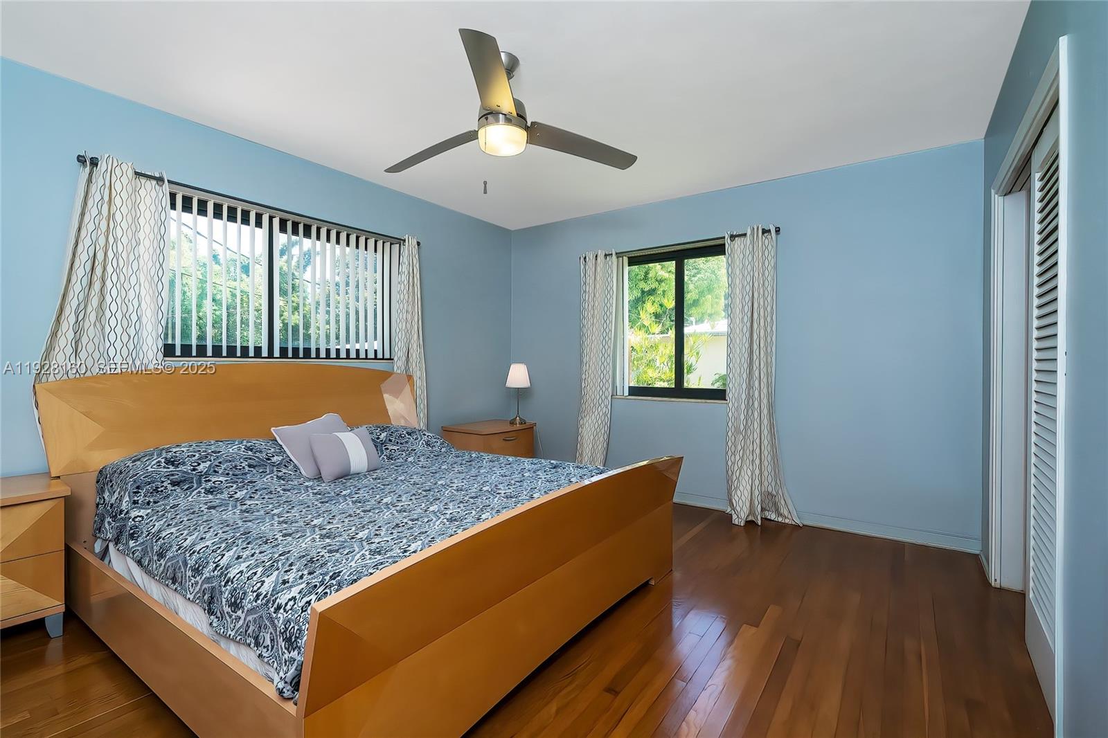 HOLLYWOOD LITTLE RANCHES - Residential