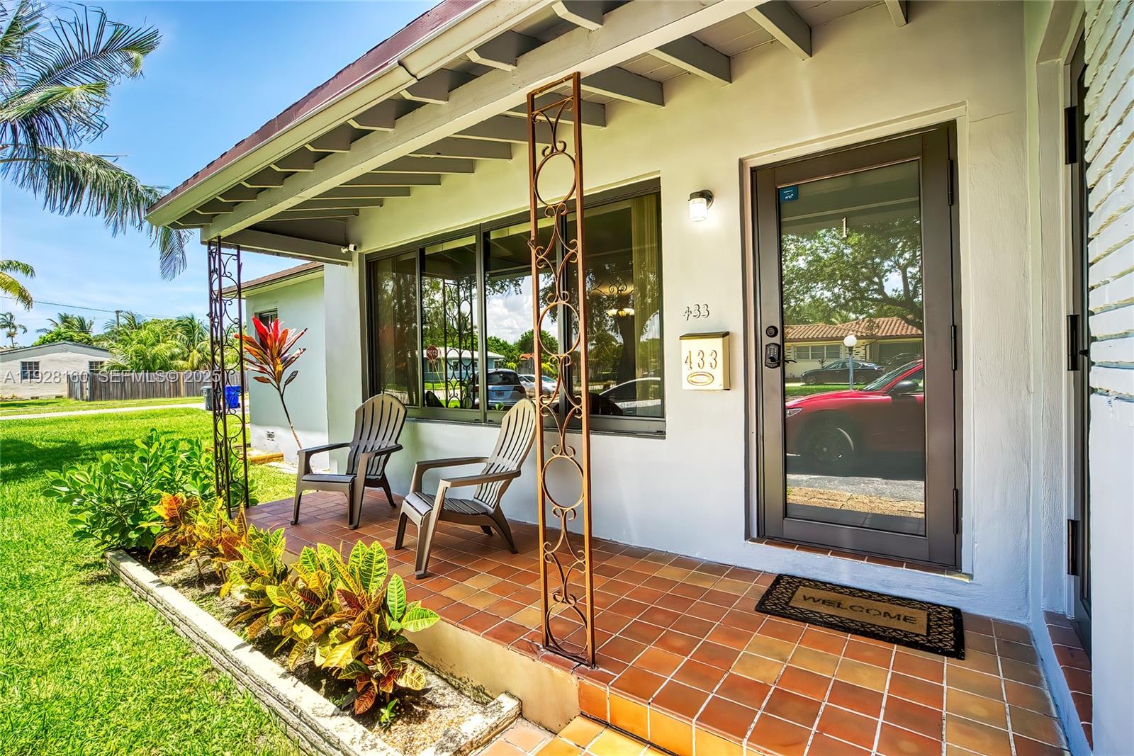 HOLLYWOOD LITTLE RANCHES - Residential