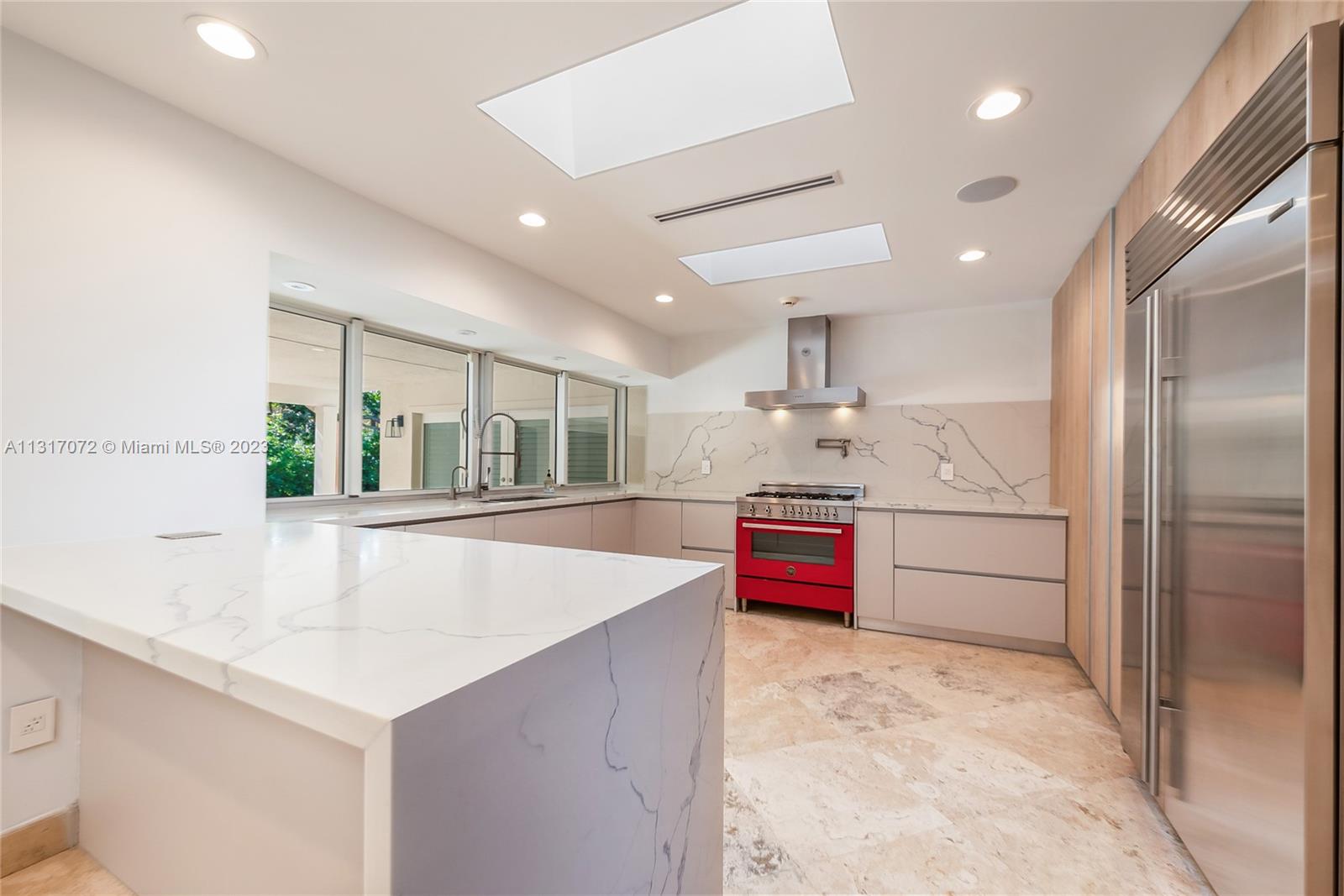 PINECREST GROVE - Residential