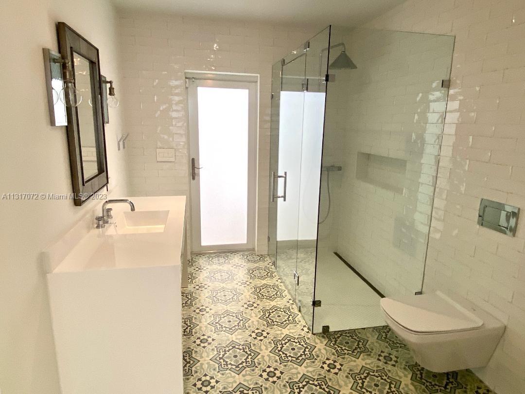 PINECREST GROVE - Residential
