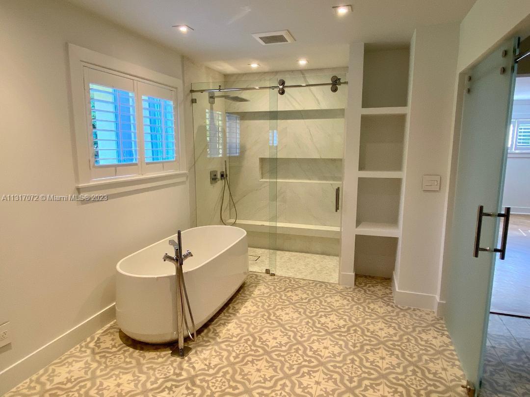 PINECREST GROVE - Residential