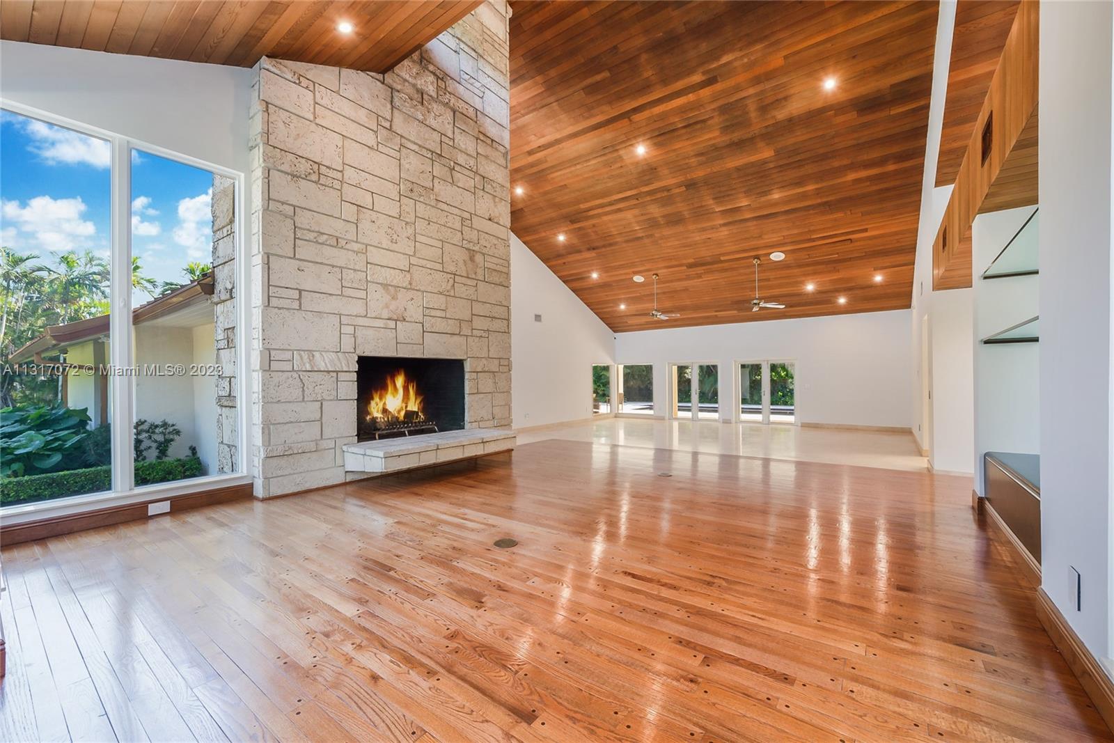 PINECREST GROVE - Residential