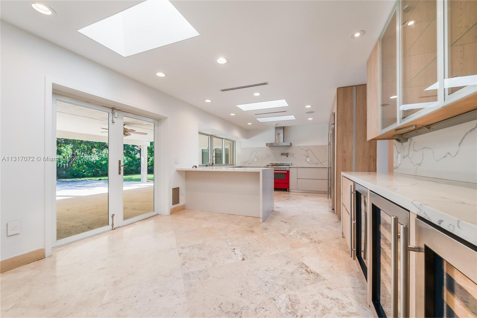 PINECREST GROVE - Residential