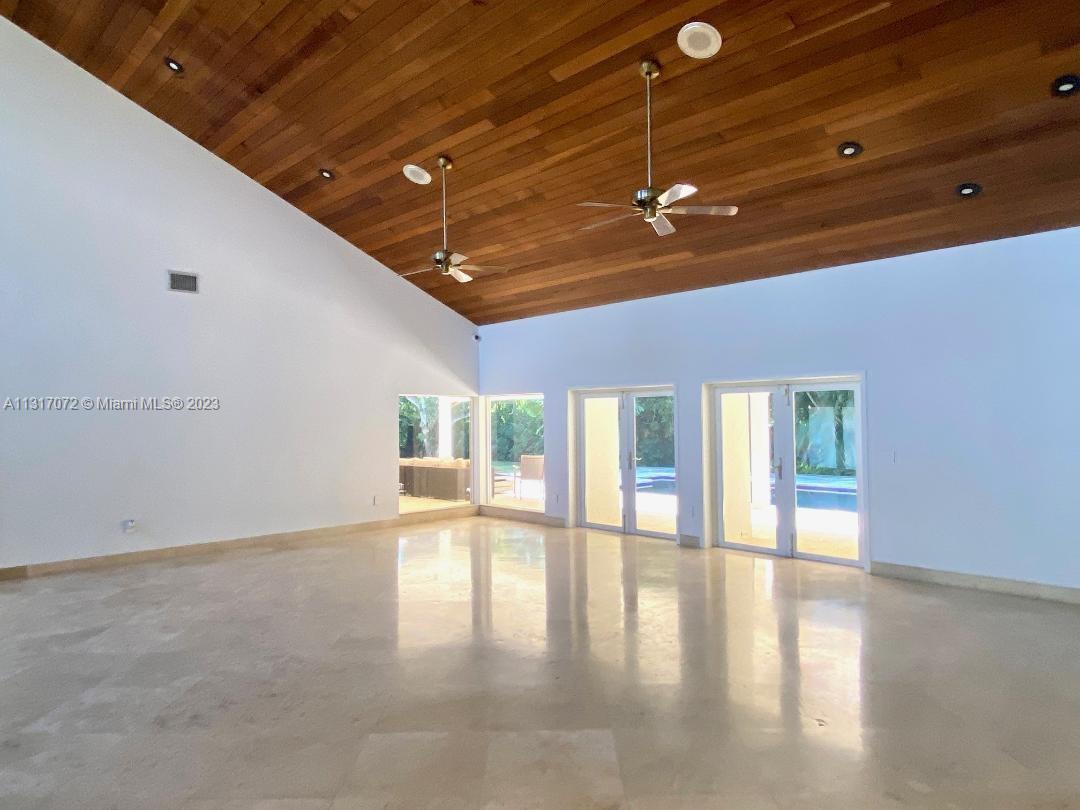 PINECREST GROVE - Residential