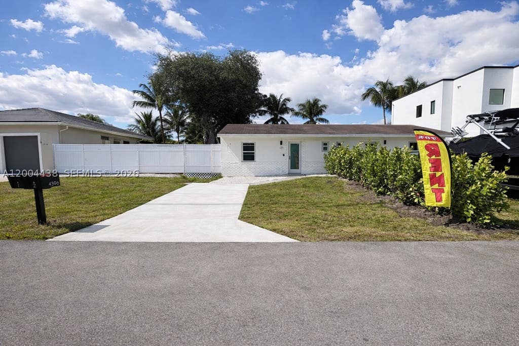 Photo of 4396 SW 25th Ter #1-2, Dania Beach, FL 33312 (MLS # A12004438)