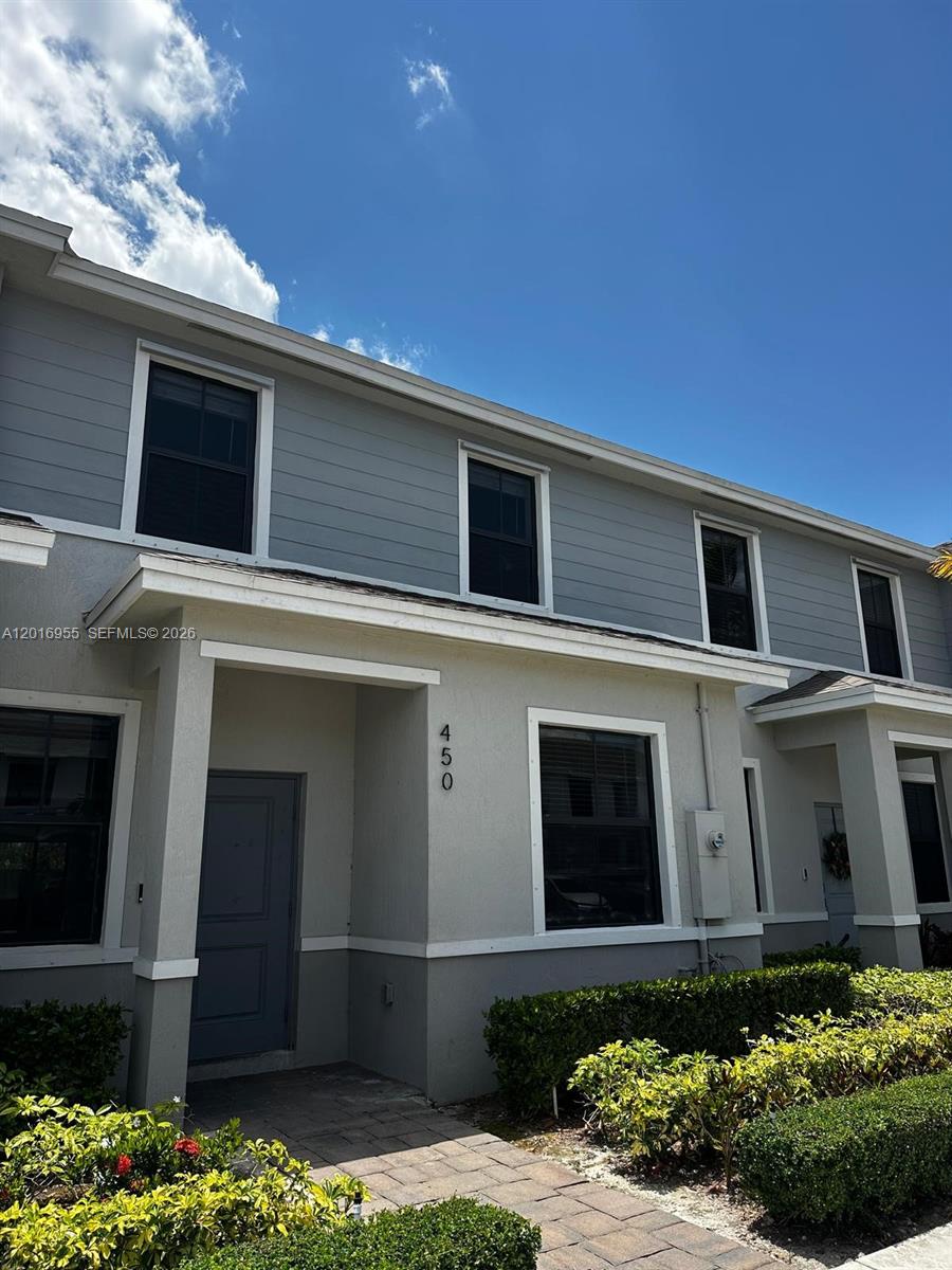 MIAMI LAND AND DEVELOPMEN - Residential Lease