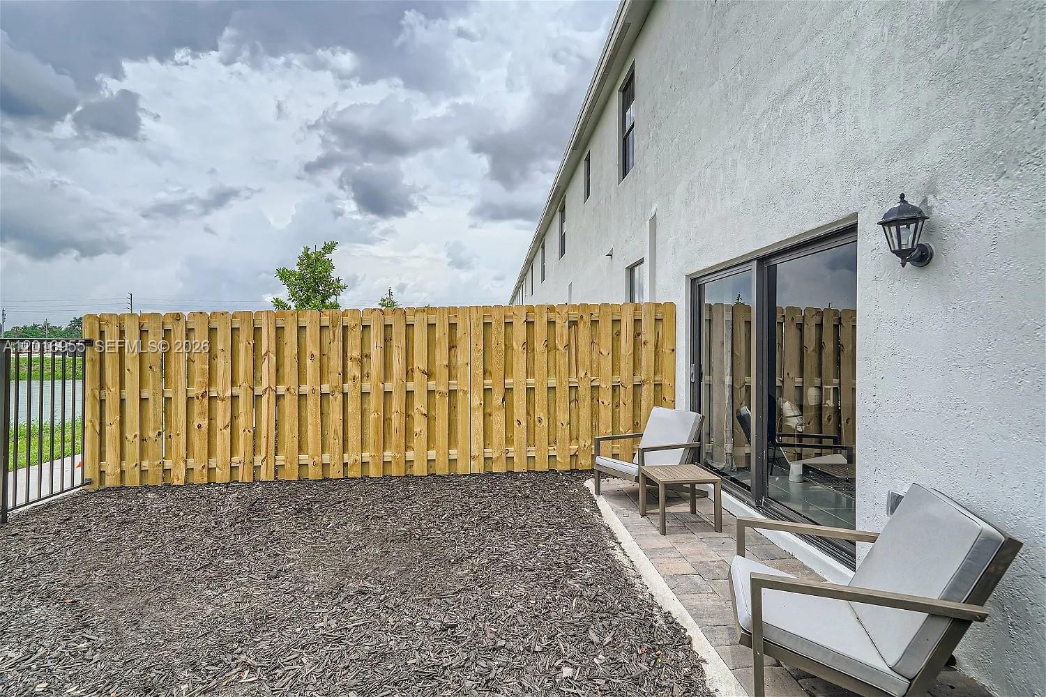 MIAMI LAND AND DEVELOPMEN - Residential Lease