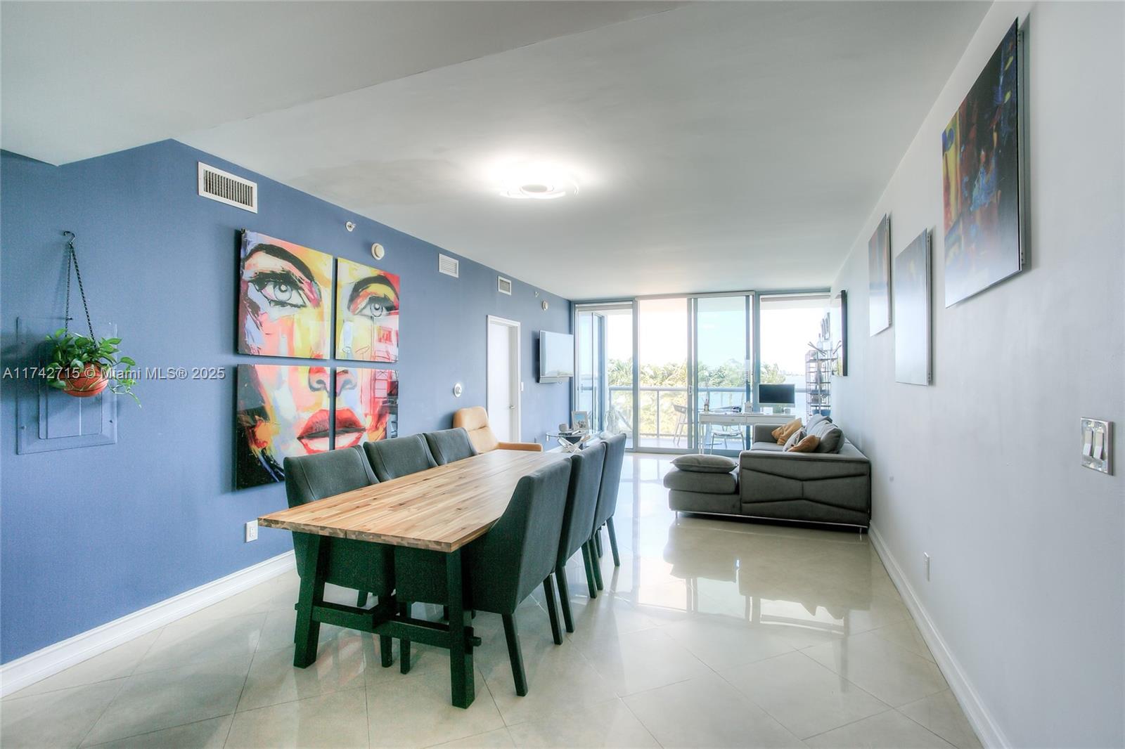 BLUE CONDO - Residential Lease