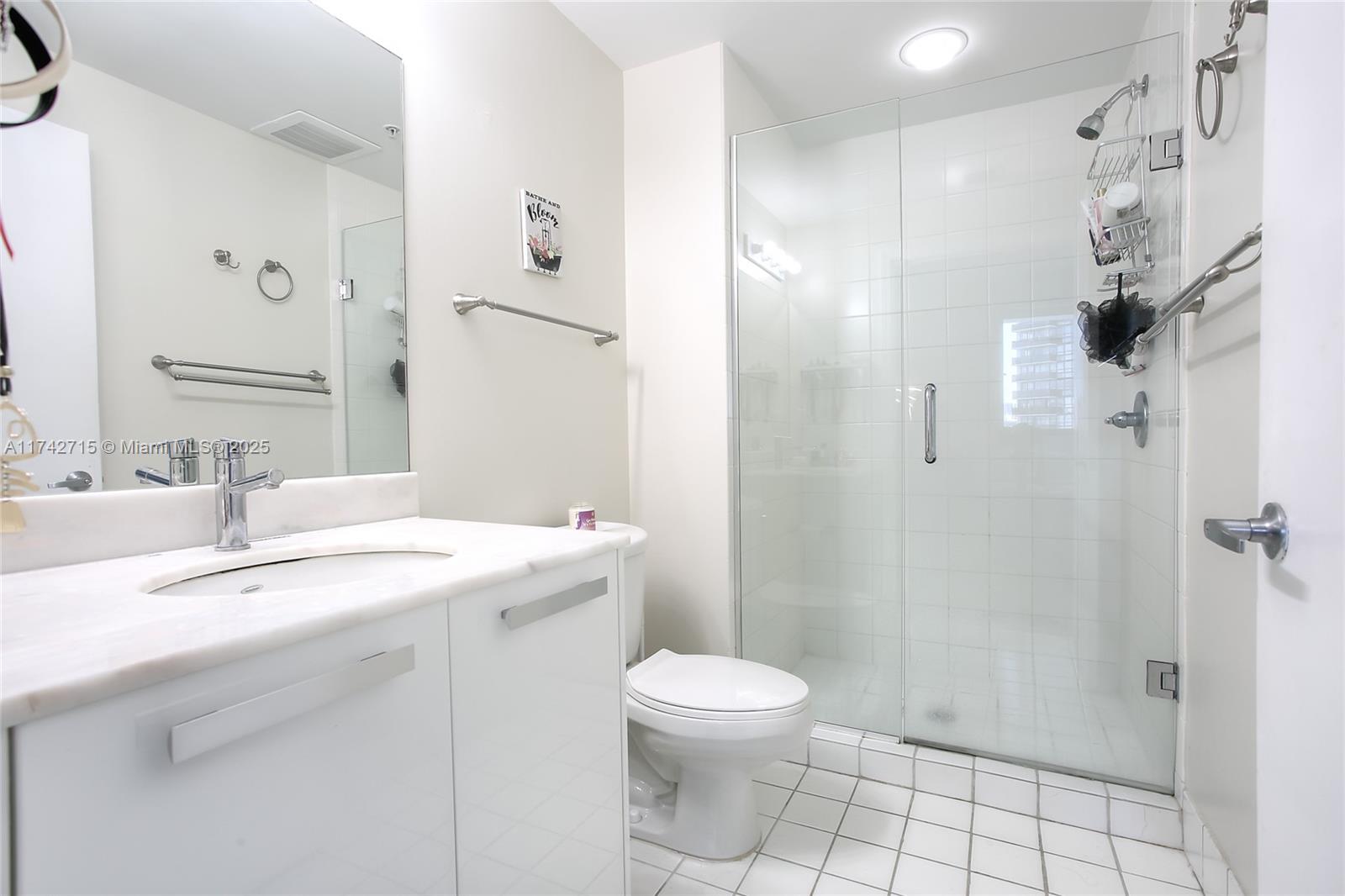BLUE CONDO - Residential Lease