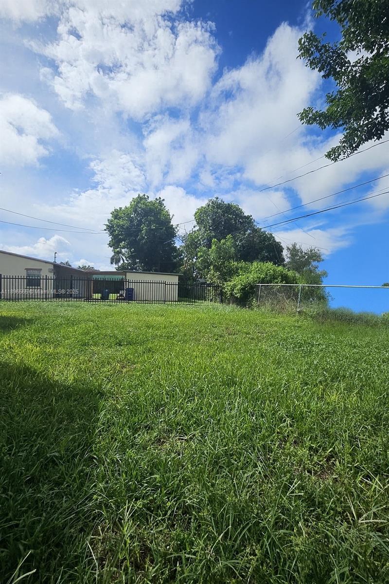 BUNCHE PARK 1 ADDN - Residential