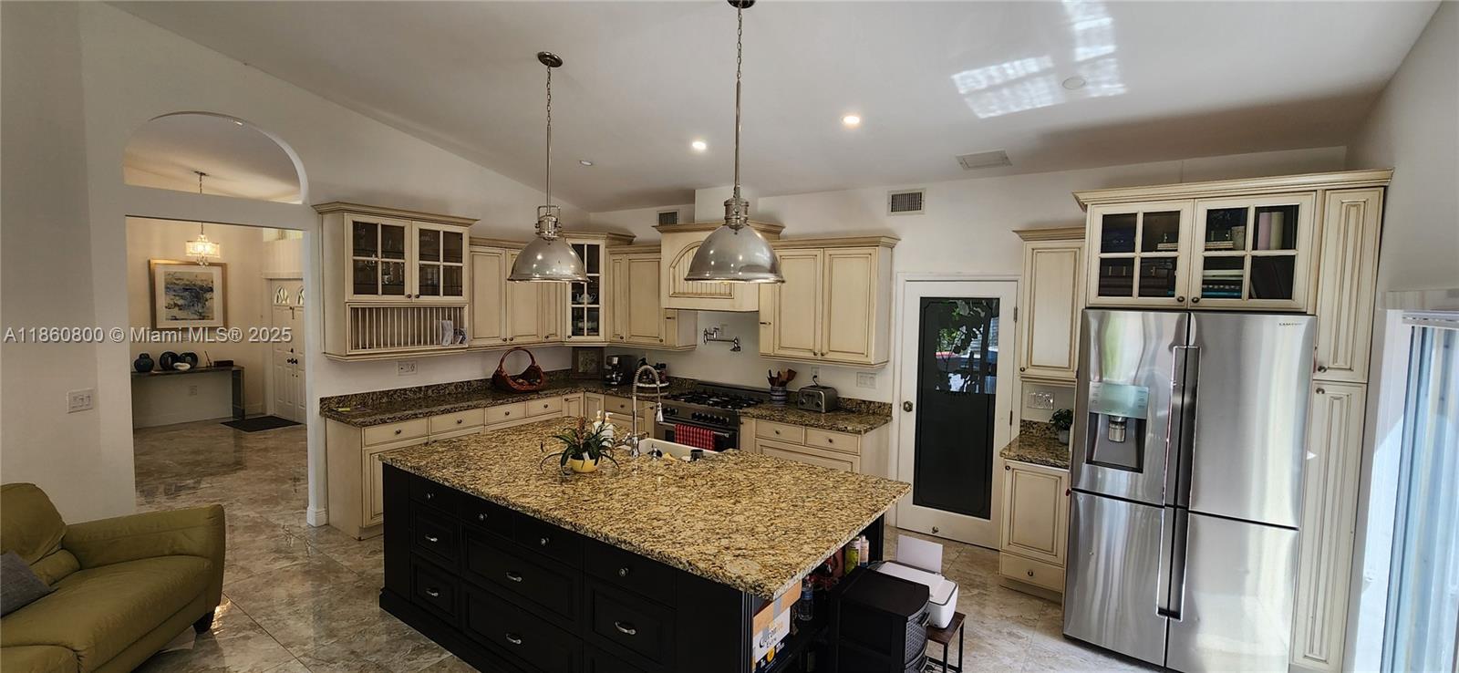 THIS ELEGANT AND SPACIOUS SINGLE FAMILY "POOL" HOME, HAS 3 BEDROOM, 2 BATHROOM & DOUBLE GARAGE. LOCATED IN THE WELL-ESTABLISHED GATED COMMUNITY OF LAKES ON THE GREEN. FULLY REMODELED CHEF'S KITCHEN WITH CUSTOM WOOD CABINETRY TOP OF THE LINE STAINLESS STEEL APPLIANCES INCLUDING GAS STOVE, NO EXPENSE WAS SPARED IN THIS BEAUTIFUL HOME FROM THE LARGE PORCELAIN FLOORING, BATHROOOMS ETC. LOCATED IN A 24/7 GATED COMMUNITY WITH SECURITY PATROL, THIS HOME IS WITHIN WALKING DISTANCE TO TOP RATED SCHOOLS, SHOPPING, BANKS, RESTAURANTS AND HIGHWAYS. DON'T MISS THE OPPORTUNITY TO MAKE THIS BEAUTIFUL HOUSE YOUR HOME.