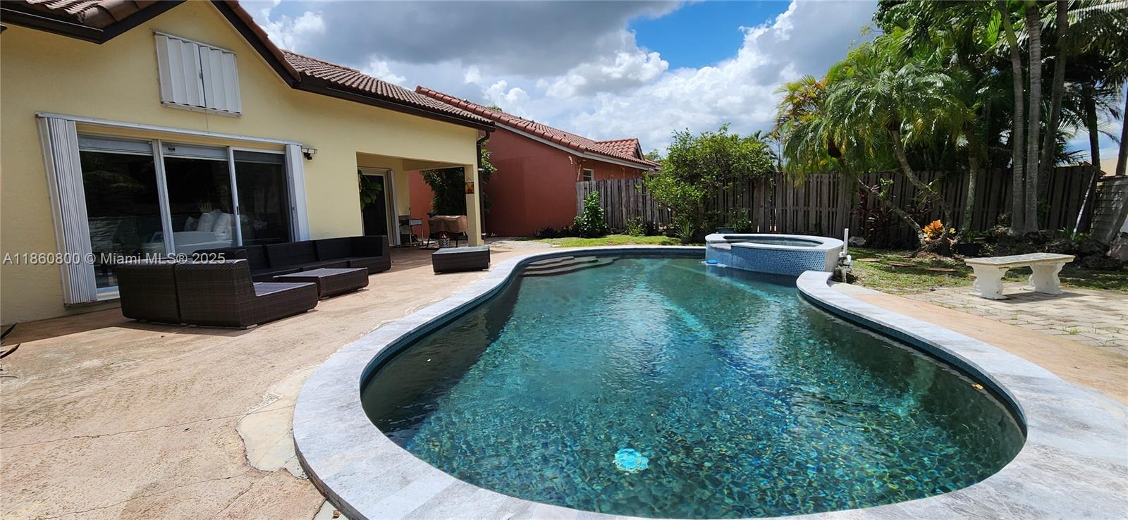 LAKES ON THE GREEN REPLAT - Residential