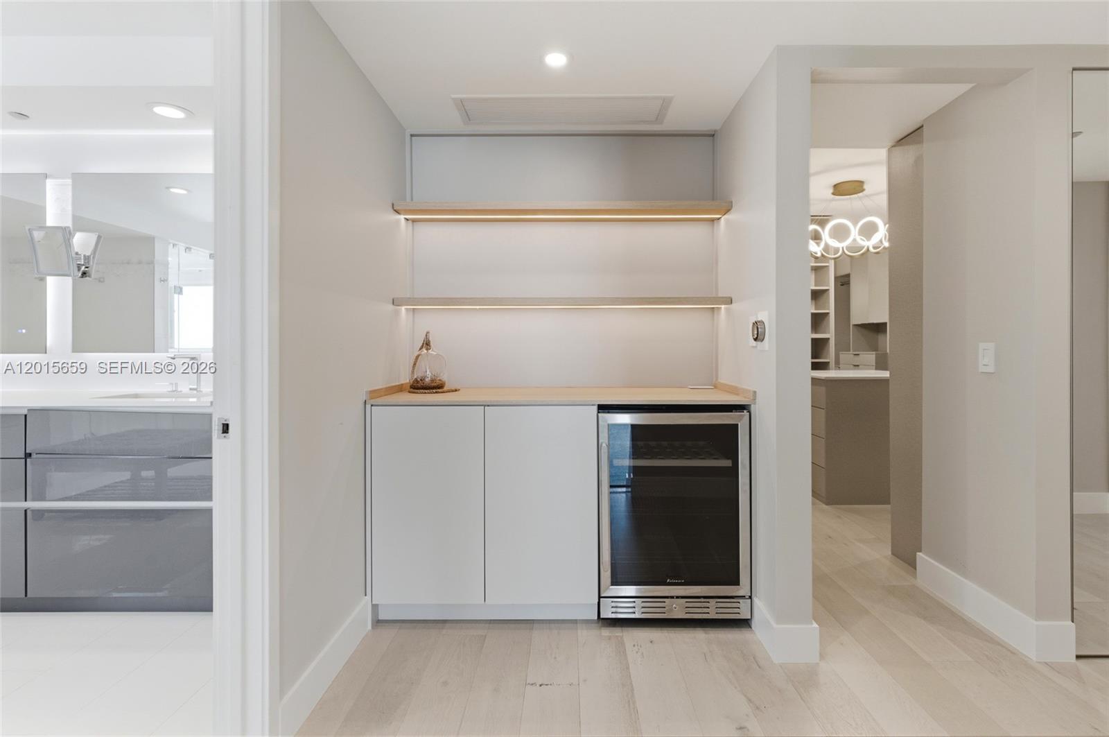 OCEANIA IV CONDO - Residential