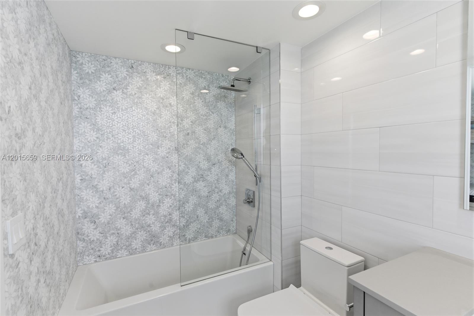 OCEANIA IV CONDO - Residential