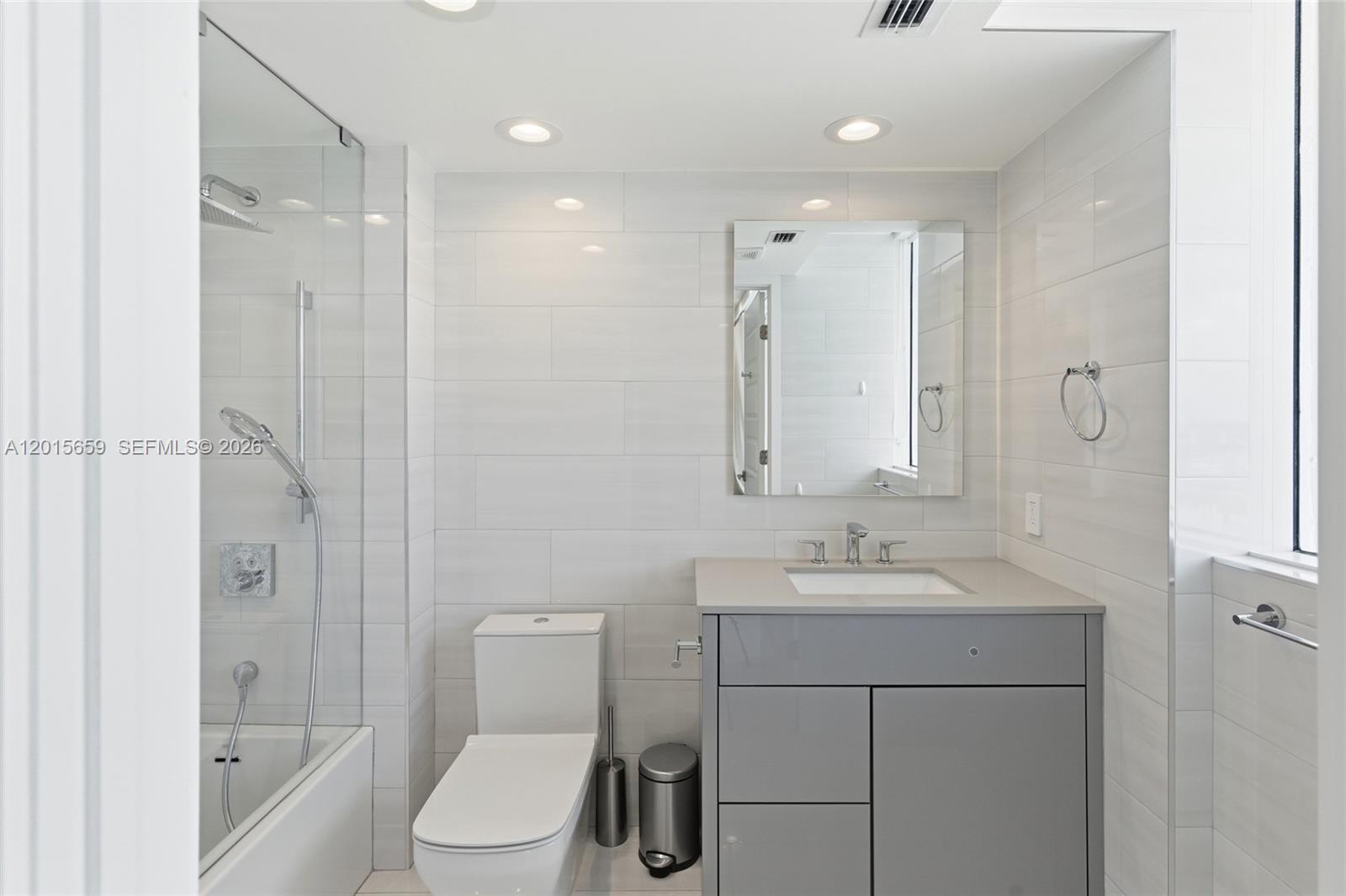 OCEANIA IV CONDO - Residential