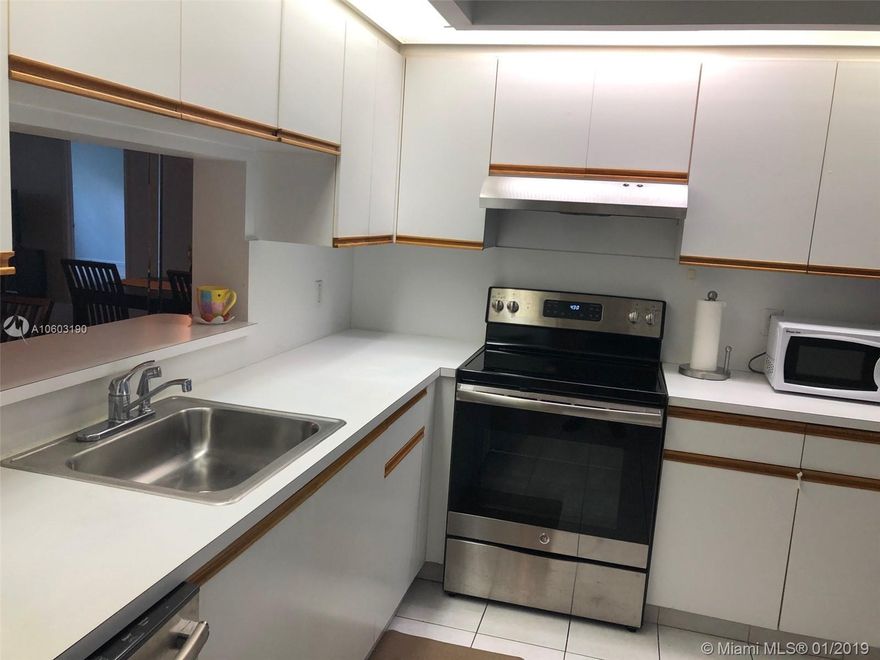 2 BEDROOMS 2 BATHROOMS; NEW WASHER & DRYER; FRIDGE, STOVE AND DISHWASHER; SPLIT BEDROOM PLAN; 1ST FLOOR WITH A FABULOUS GARDEN VIEW; HURRICANE ACCORDION SHUTTERS; GREAT UNIT AND A GREAT COMMUNITY. MANY,MANY ACTIVITIES AND AMENITIES.