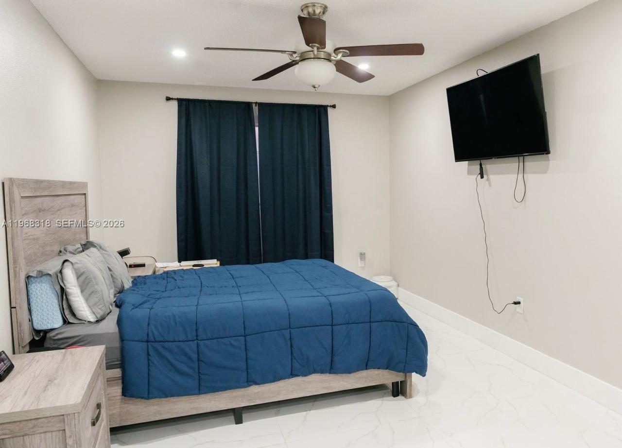 SUNSET PALMS EAST CONDO - Residential