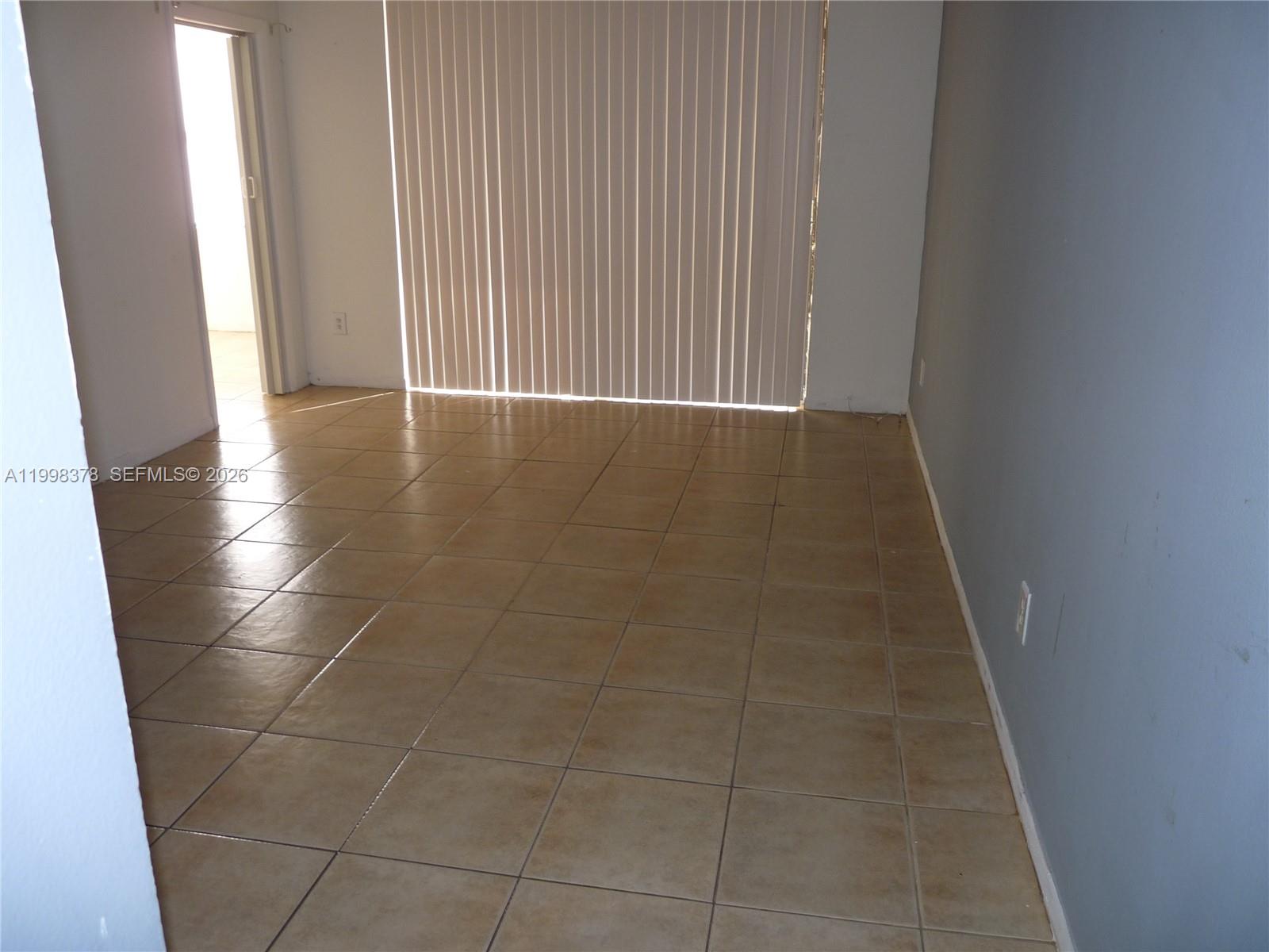 PROMENADE AT KENDALE LAKE - Residential Lease