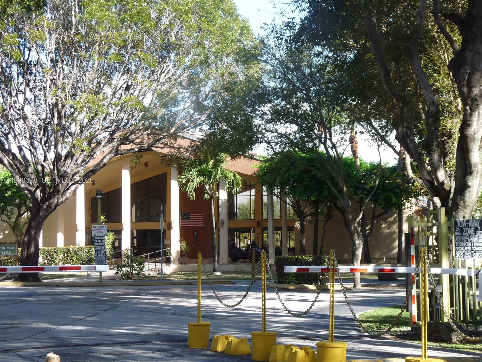 PROMENADE AT KENDALE LAKE - Residential Lease