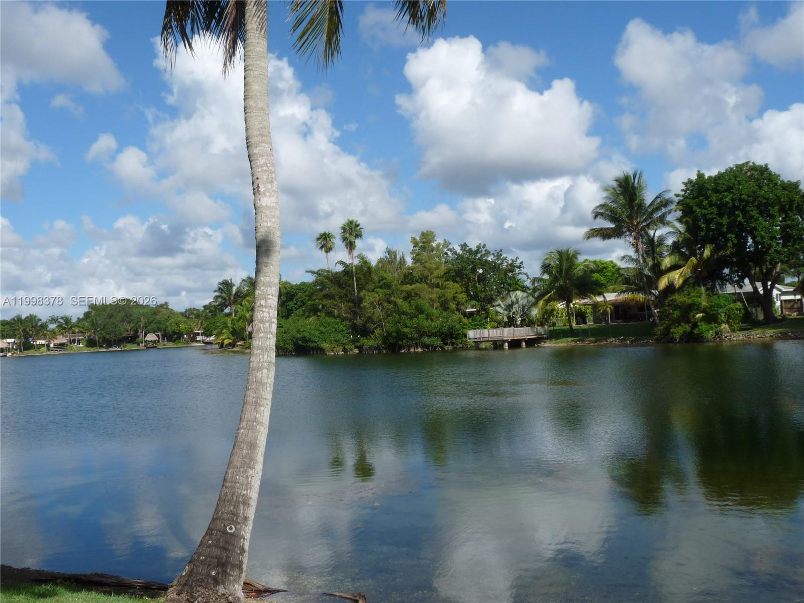 PROMENADE AT KENDALE LAKE - Residential Lease