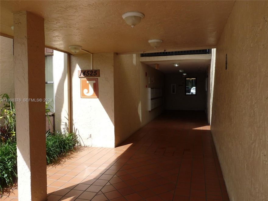 ONE OF THE BIGGEST UNIT AT THE PROMENADE COMMUNITY, CENTRALLY LOCATED. SPACIOUS WITH A LOT OF SPACE , TWO MASTERS UNIT IS A PLUS. TILE THROUGHOUT , WASHER AND DRYER , CABLE TV , INTERNET AND WATER INCLUDED IN THE RENT. PLEASE SEND COMPLETE RENTAL APPLICATION ALONG WITH W2 OR 1099 , FULL CREIT REPORT, LAST 3 MONTHS BANK STATEMENTS AND PAYSTUBS. NEED ASSOCIATION APPROVAL. RUSH UPON REQUESTED. VACANT