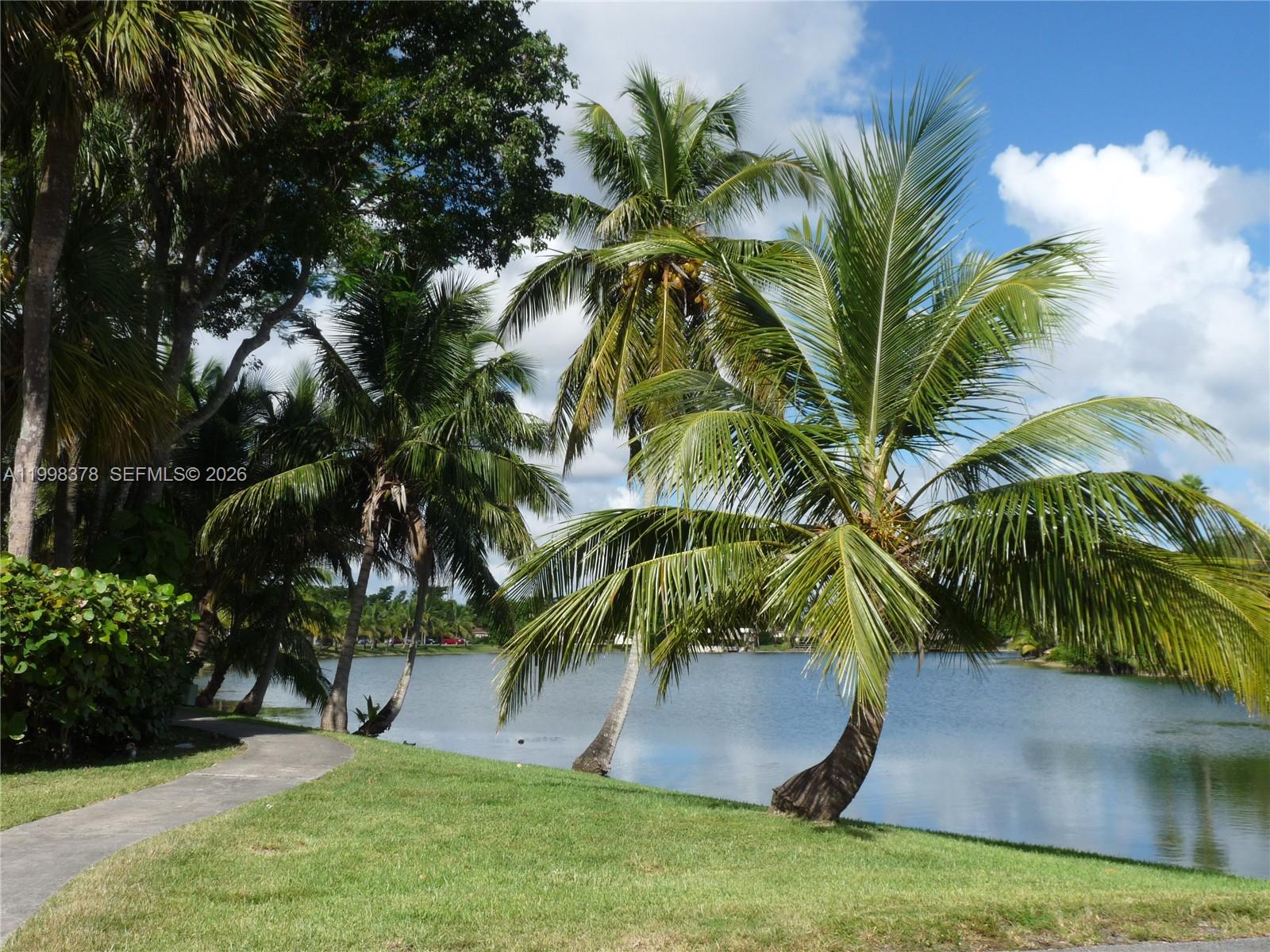 PROMENADE AT KENDALE LAKE - Residential Lease