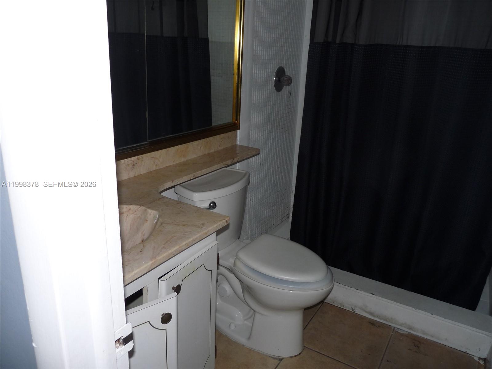 PROMENADE AT KENDALE LAKE - Residential Lease