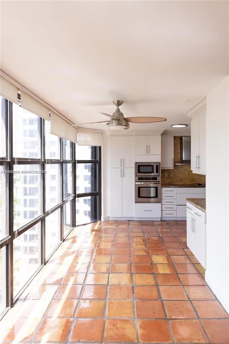 6423 Collins Ave 1101