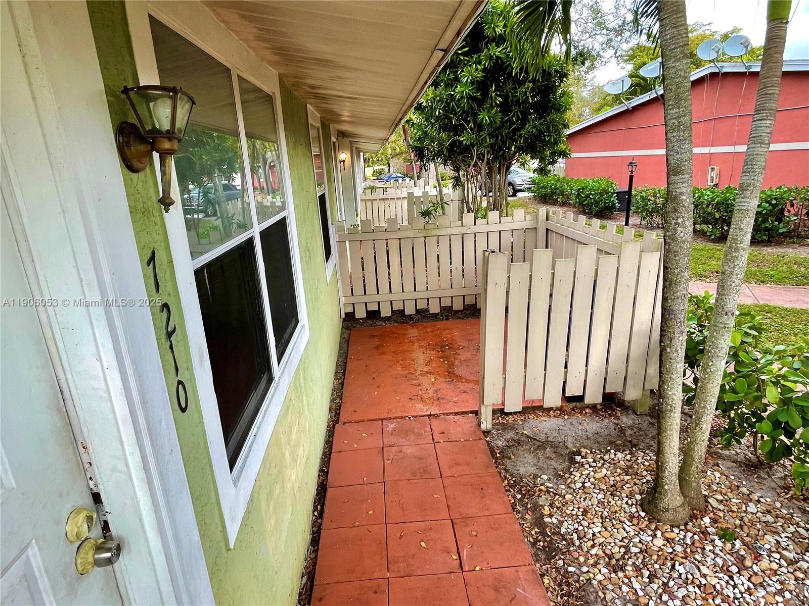 SOUTHGATE VILLAS CONDO - Residential Lease