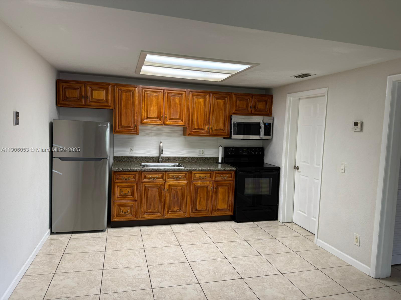 SOUTHGATE VILLAS CONDO - Residential Lease