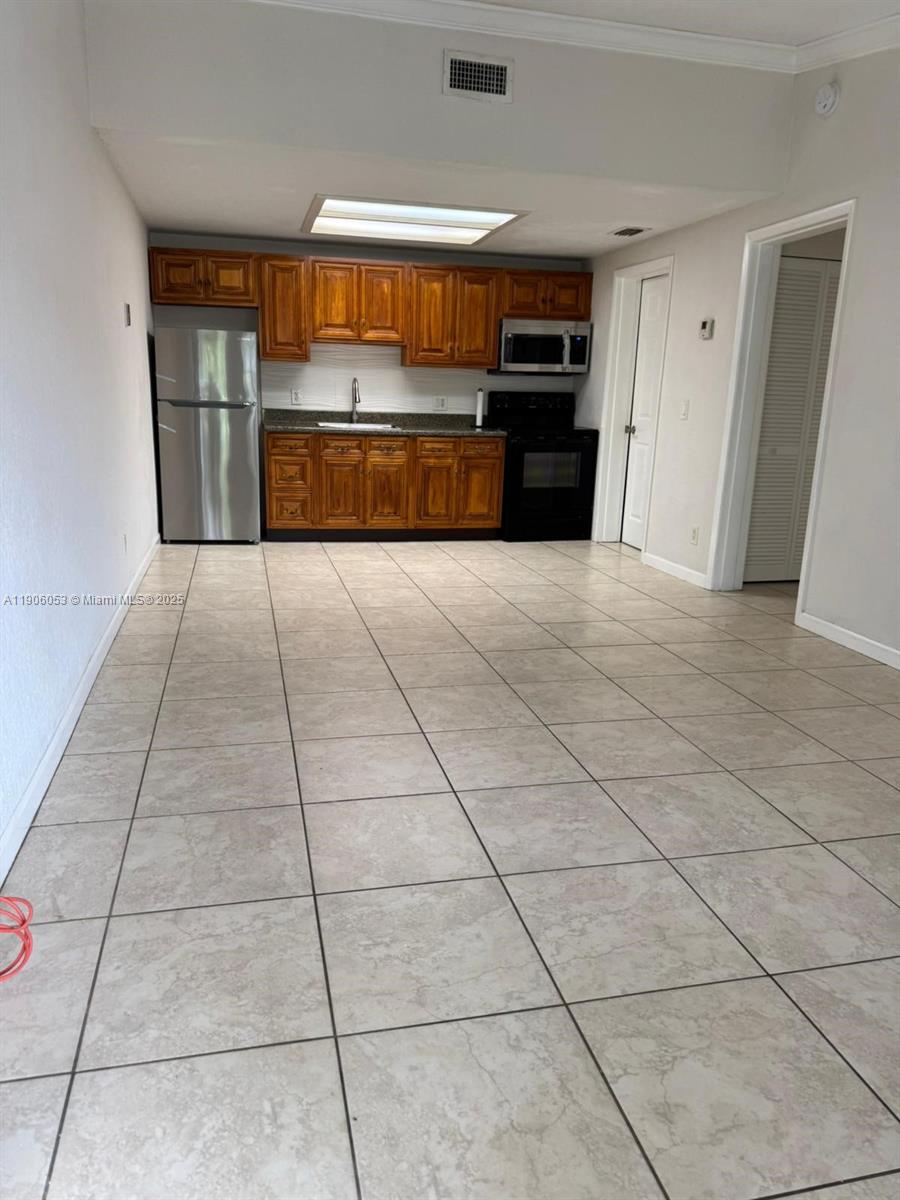 SOUTHGATE VILLAS CONDO - Residential Lease