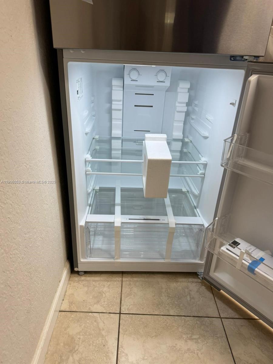 SOUTHGATE VILLAS CONDO - Residential Lease