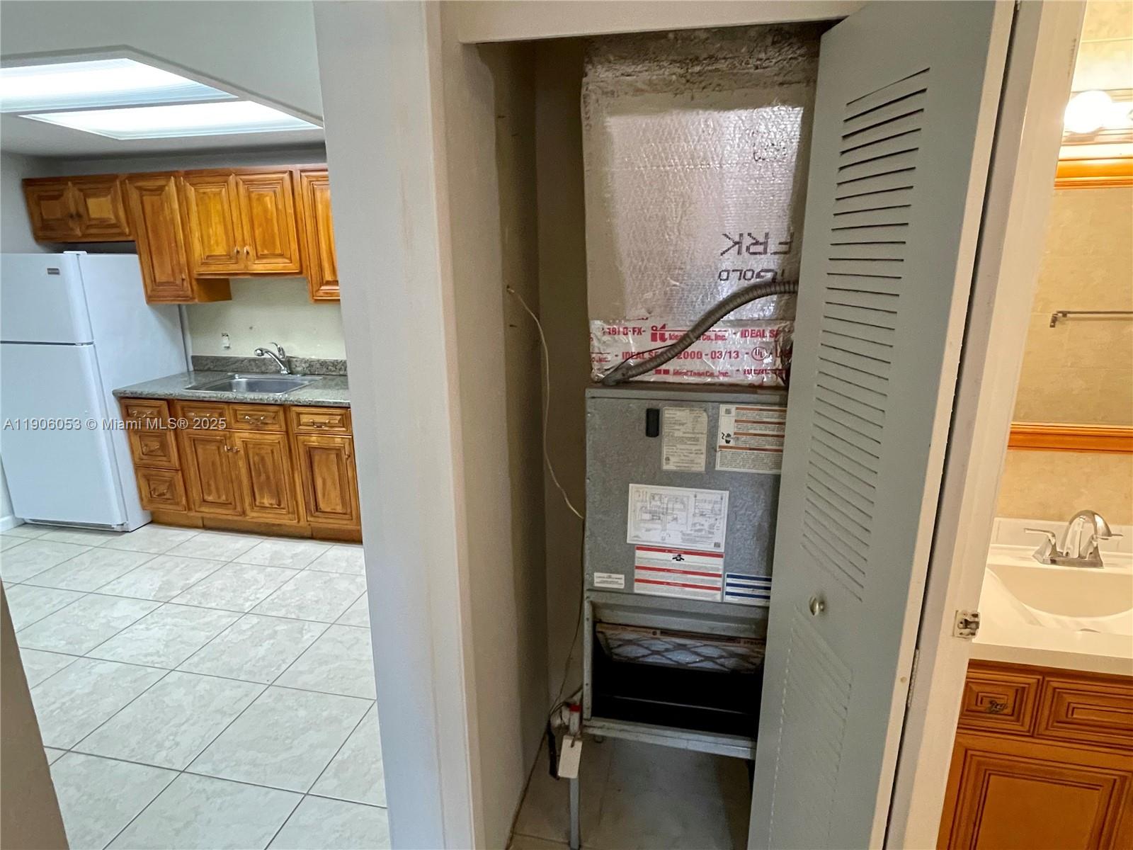 SOUTHGATE VILLAS CONDO - Residential Lease