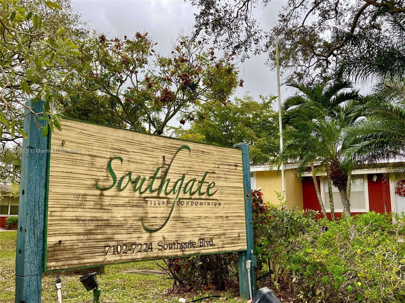 SOUTHGATE VILLAS CONDO - Residential Lease