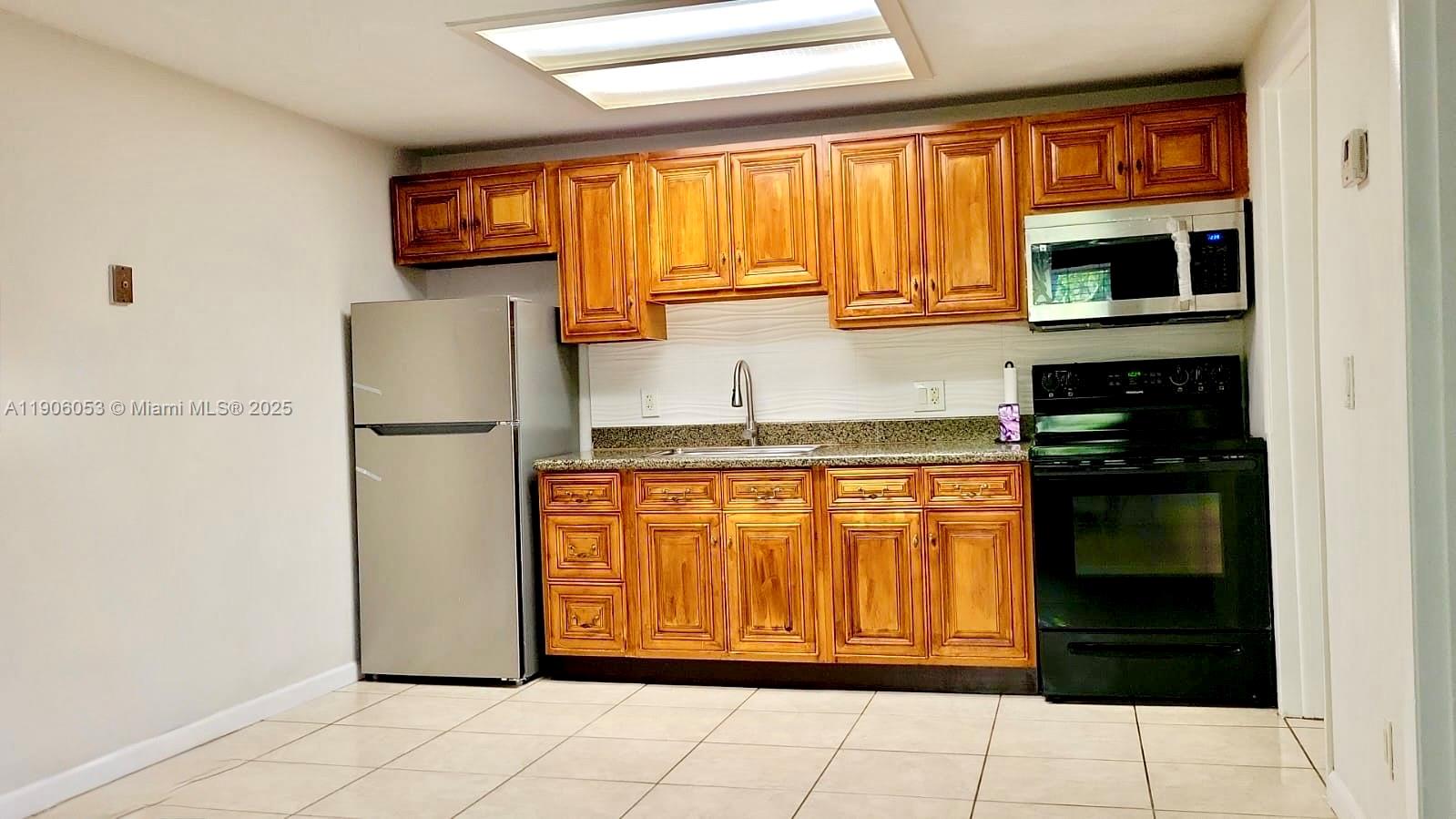 SOUTHGATE VILLAS CONDO - Residential Lease