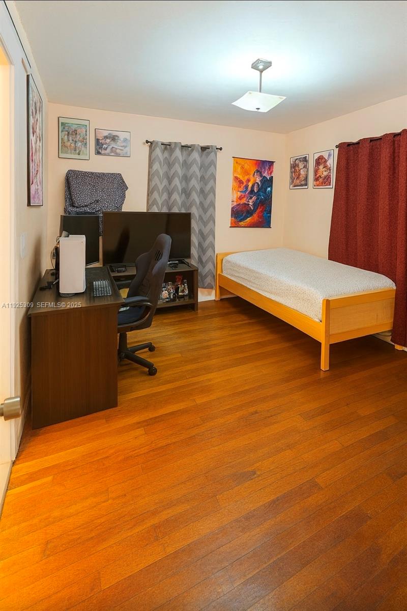 3321 SW 18th St, Miami, FL, 33145/$830,000 4 3321 SW 18th St