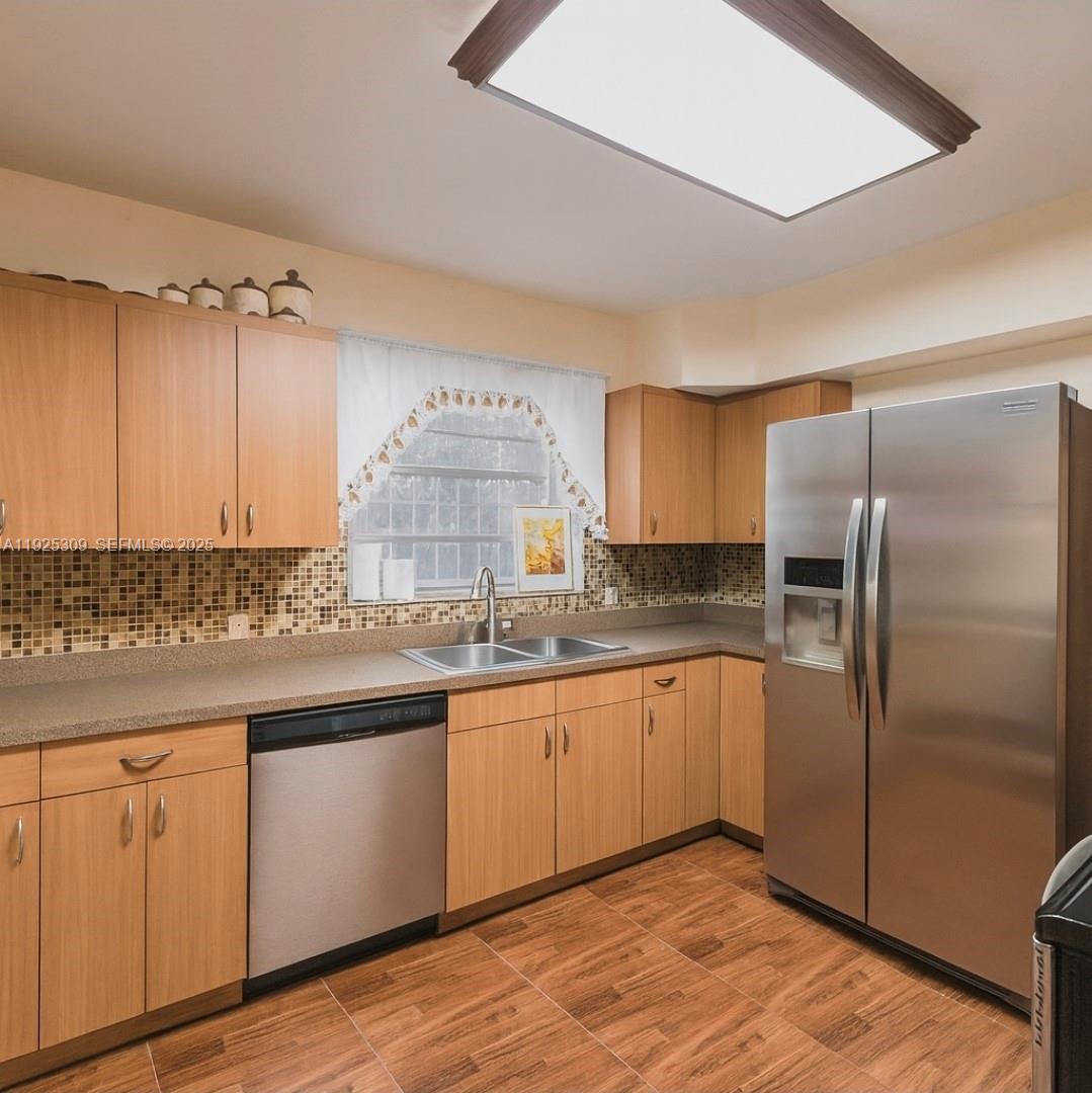 3321 SW 18th St, Miami, FL, 33145/$830,000 2 3321 SW 18th St