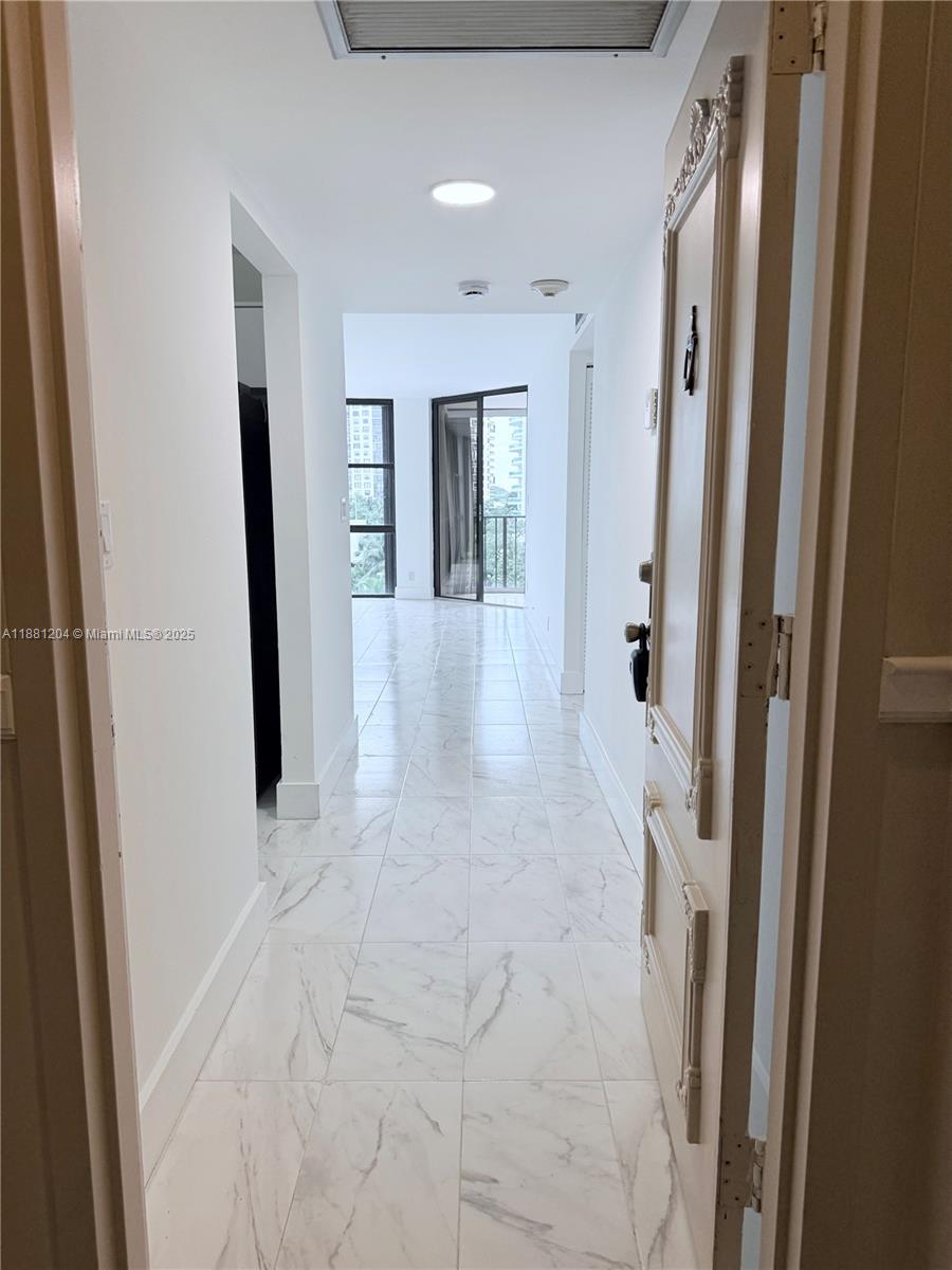 1925 Brickell Ave D610