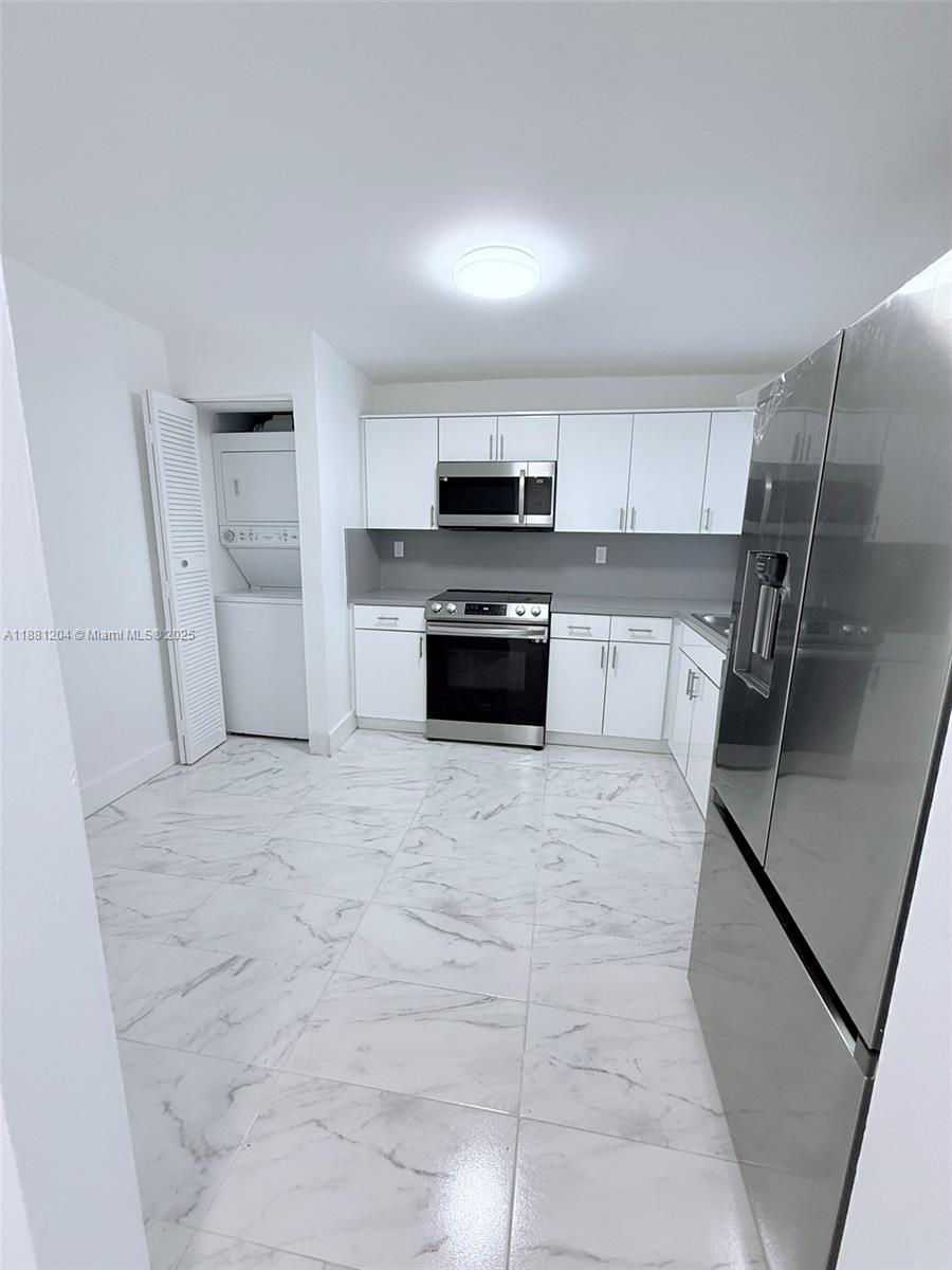 1925 Brickell Ave D610