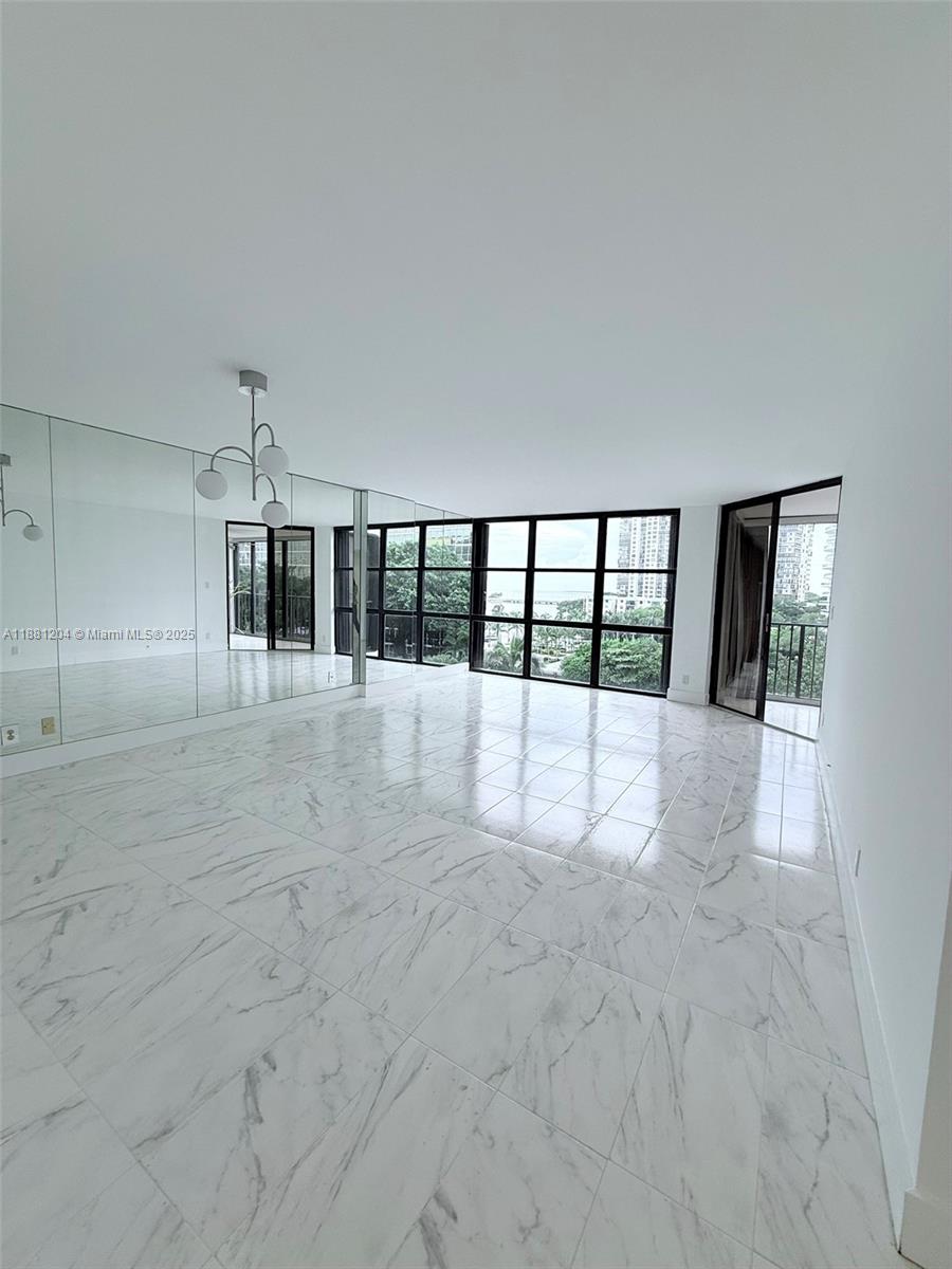 1925 Brickell Ave D610