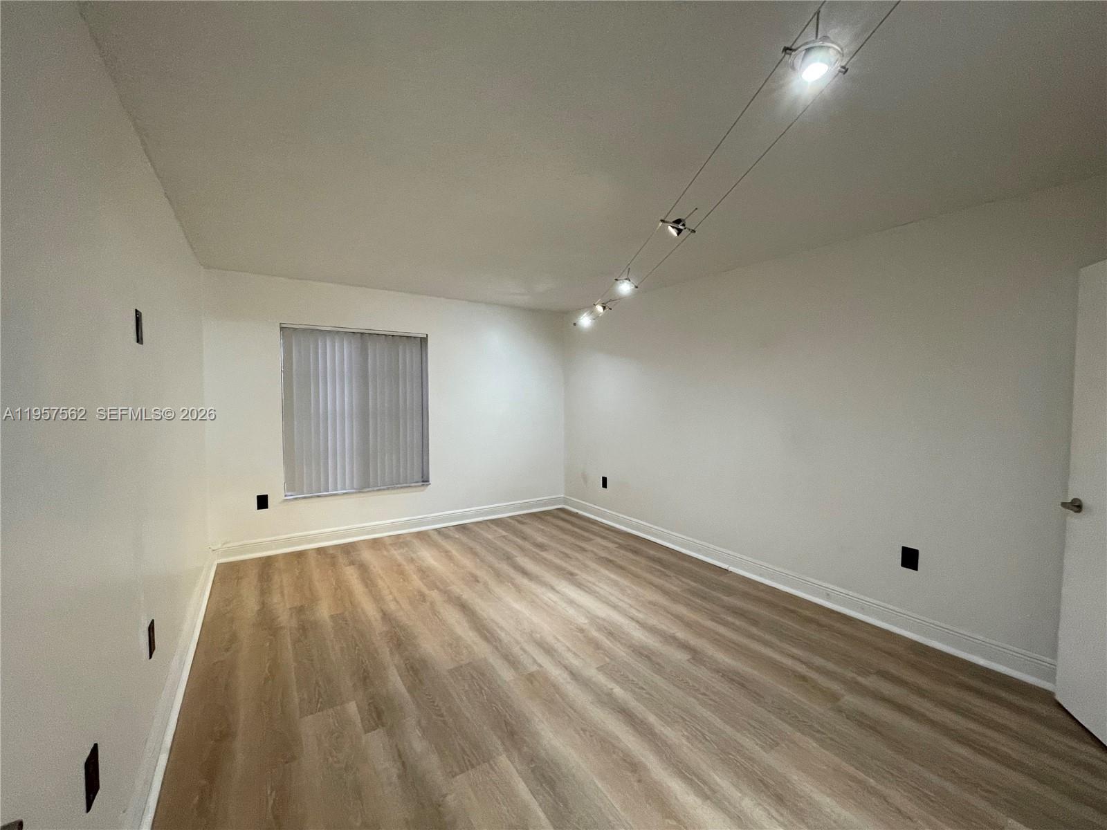 DORAL GARDENS II CONDO - Residential