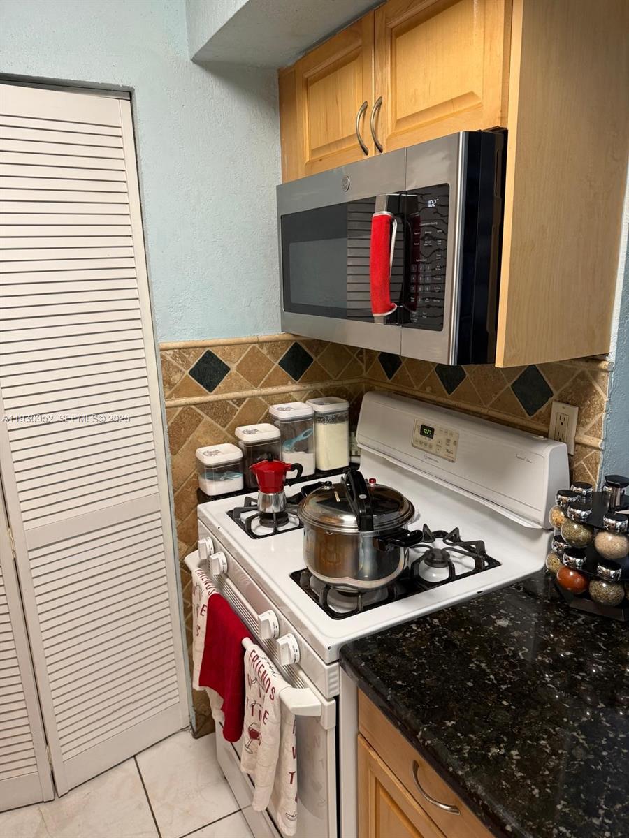 WESTLAND PLAZA CONDO - Residential Lease