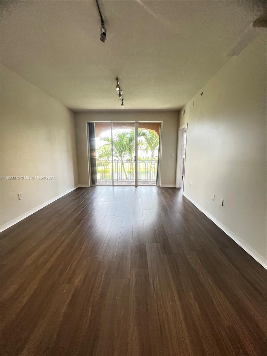 THE COURTS AT DORAL ISLES - Residential Lease
