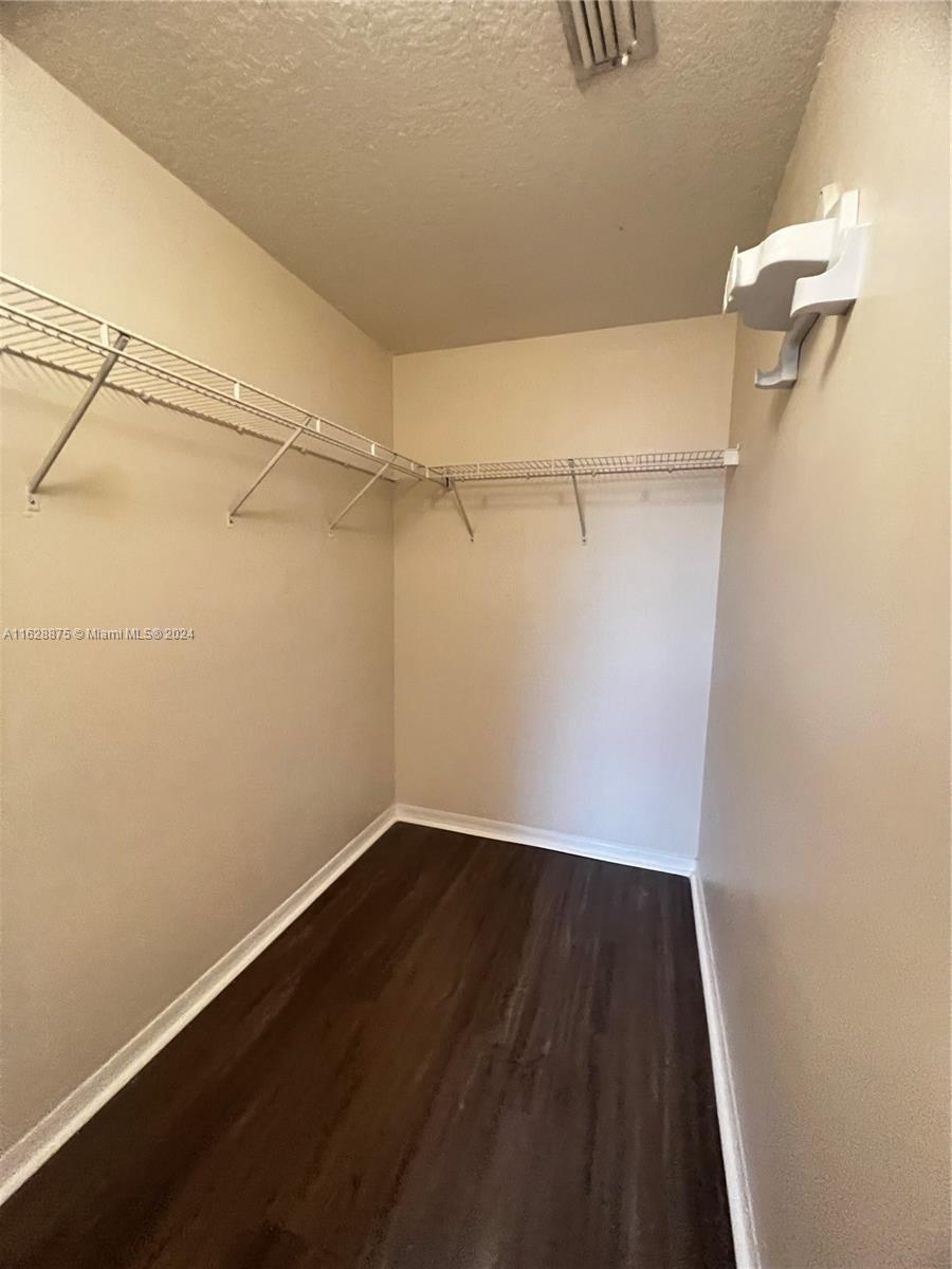 THE COURTS AT DORAL ISLES - Residential Lease