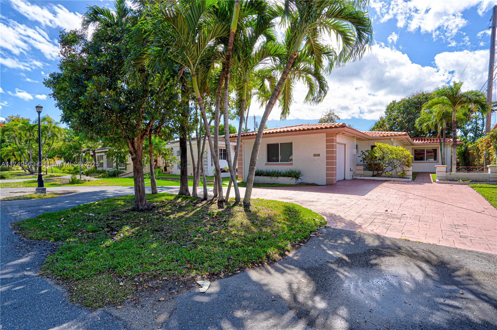 1526 Bird Rd