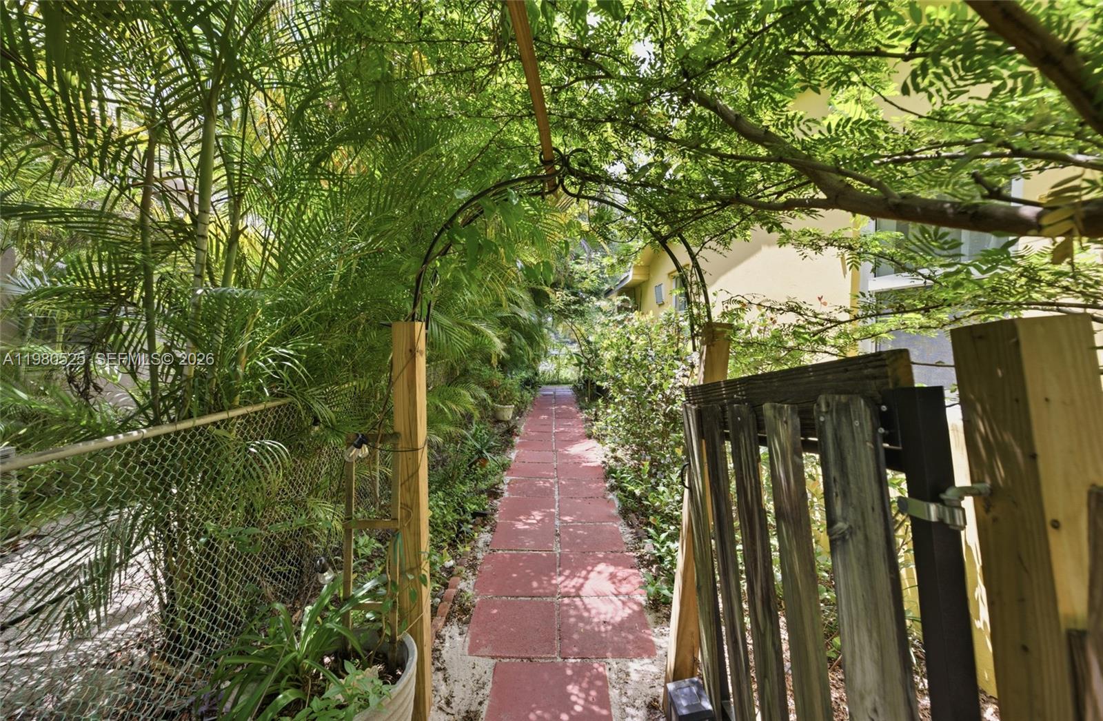 ACRES LAKE ESTATES - Residential