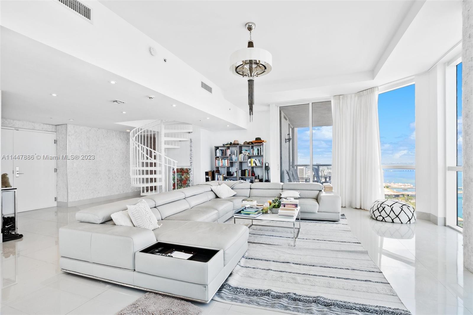 VIZCAYNE NORTH CONDO - Residential